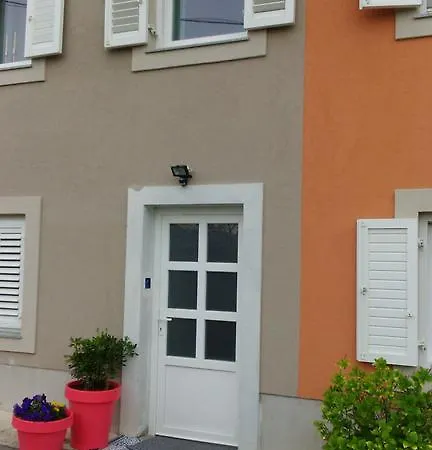 Orange Cube Apartment Rijeka Exterior photo